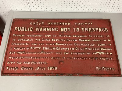 Lot 302 - Railwayana - A Cast Iron Great Northern...