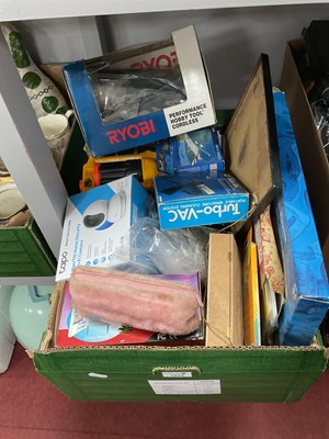 Lot 1022 - Electrical items including including a Tapo...