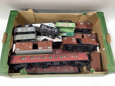 Lot 389 - A Collection of 'O' Gauge Rolling Stock,...