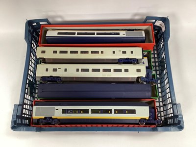 Lot 462 - Eight Hornby 00 gauge "Eurostar" centre...