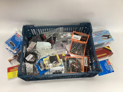 Lot 500 - A quantity of model railway electrical and...