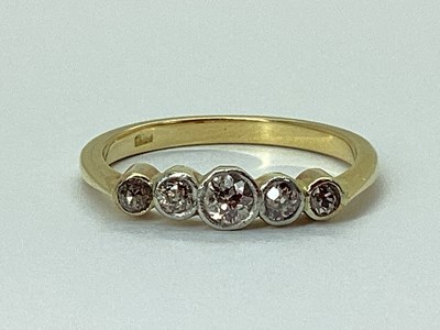 Lot 224 - A Dainty Five Stone Diamond Ring, graduated...