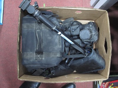 Lot 1085 - Cameras and binoculars, including SLR Pentax...