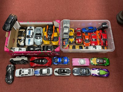 Lot 464 - Approximately Thirty 1:18 and 1:24 scale loose...