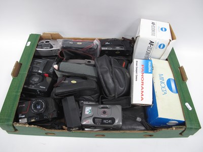 Lot 1011 - 35mm Film Point and Shoot Cameras to include...