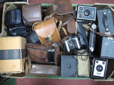 Lot 1042 - Cameras; Folding examples to include Agfa...