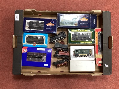 Lot 334 - Twelve 'OO' Gauge/4mm Shunter and Tank...