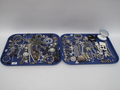 Lot 1265 - A Selection of Modern Costume Jewellery,...