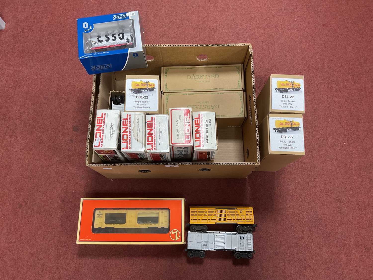 Lot 325 - Fifteen 'O' Gauge/7mm Items Freight Rolling...
