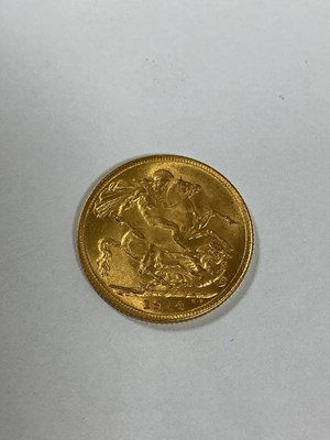 Lot 645 - 1914 George V Gold Sovereign.