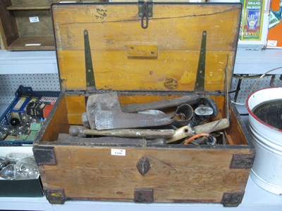 Lot 1150 - Tools, rawlplug mechanical hammer, axe, hammer,...