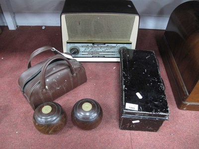 Lot 1493 - Fereanti U1003 Radio, two lawn green bowls in...