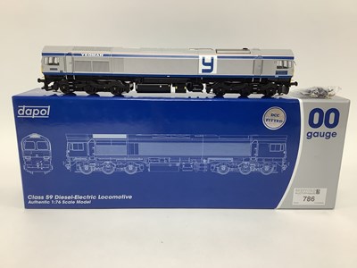 Lot 786 - A boxed Dapol 00 gauge Class 59 diesel...
