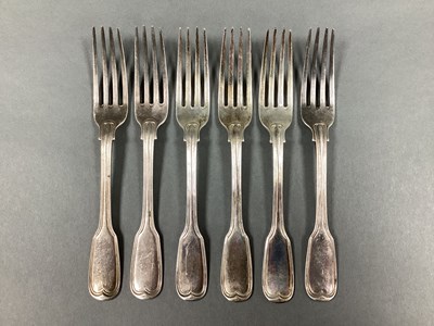 Lot 12 - A Set of Six Georgian Hallmarked Silver Fiddle...