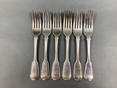 Lot 134 - A Set of Six Georgian Hallmarked Silver Fiddle...