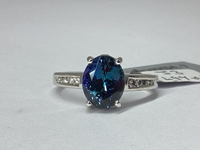 Lot 279 - The Genuine Gemstone Company; A 14ct White...