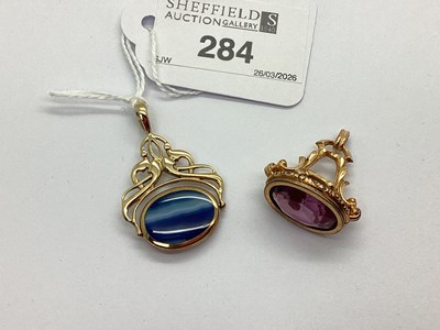 Lot 284 - A 9ct Gold Hardstone Inset Swivel Fob Pendant,...