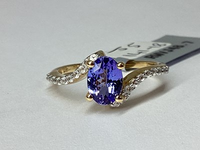 Lot 254 - The Genuine Gemstone Company; A 9ct Gold...