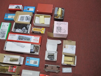 Lot 377 - Nineteen 7mm Plastic/White Metal/Etched Brass,...