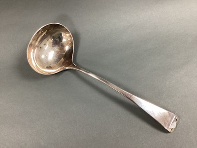 Lot 118 - An Edwardian Hallmarked Silver Old English...