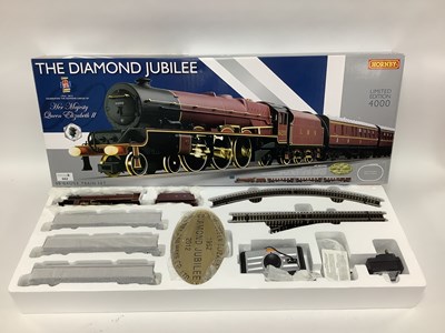 Lot 662 - A boxed Hornby 00 gauge "The Diamond Jubilee"...