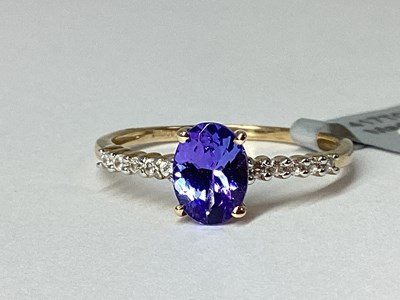 Lot 275 - The Genuine Gemstone Company; A 9ct Gold...
