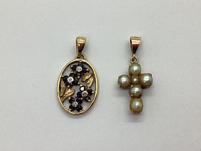 Lot 173 - A Decorative 9ct Gold Diamond Set Oval Pendant,...