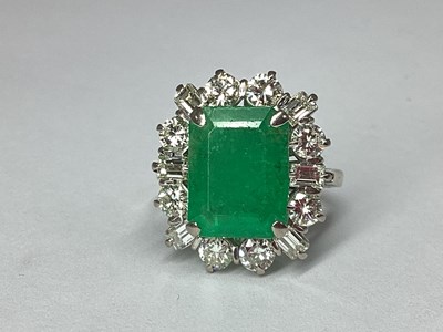 Lot 216 - A Large Emerald and Diamond Rectangular...