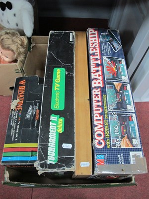 Lot 1119 - Vintage electronic toys and games, to include...