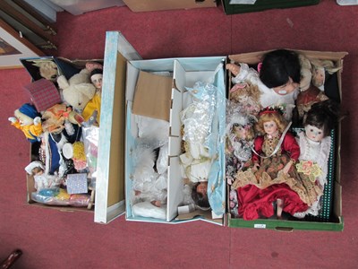 Lot 1153 - Mixed vintage dolls and soft toys, including...