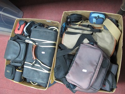 Lot 1124 - Quantity of vintage camera bags, in various...