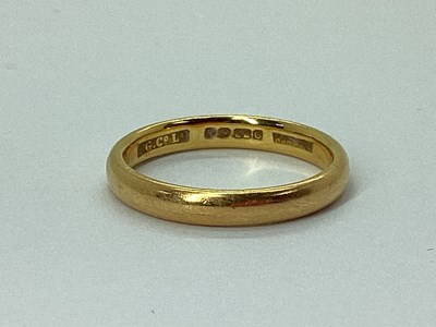 Lot 222 - A 22ct Gold Plain Wedding Band, (finger size M).