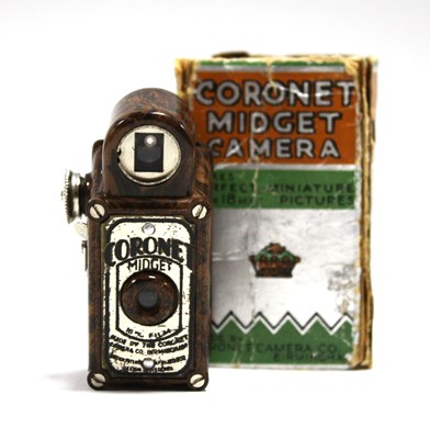 Lot 797 - Coronet Midget Camera, 16mm Film, made by The...