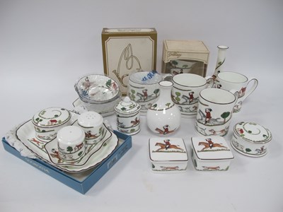 Lot 1260 - Wedgwood 'Hunting Scenes' Ware of approx 24...