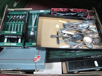 Lot 1120 - Quantity of cutlery, boxed and loose silver...