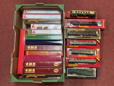 Lot 431 - Approximately twenty boxed 00 gauge steam era...