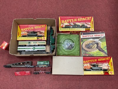 Lot 468 - A quantity of Triang-Hornby 00 gauge...