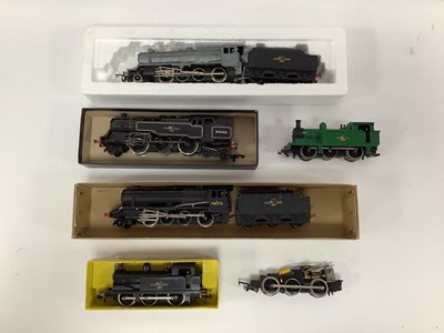 Lot 657 - Five 00 gauge Hornby-Dublo and Wrenn...