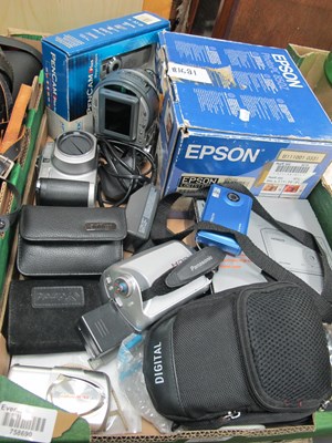 Lot 1058 - Digital Cameras to include Epsom PhotoPC 850Z...