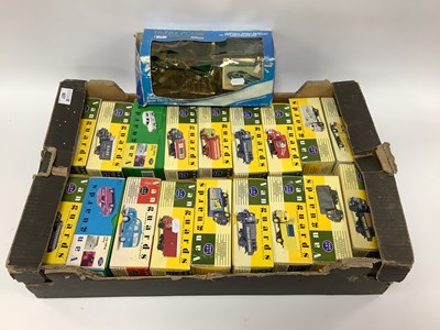 Lot 607 - Eighteen Lledo Vanguards 1:64/1:43 diecast...
