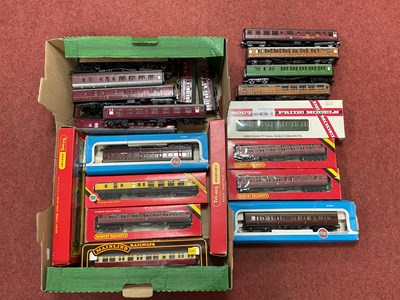 Lot 404 - Approximately twenty-two 00 gauge steam era...