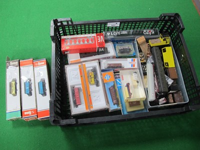 Lot 504 - Approximately Twenty Plus Items of "N" Gauge...