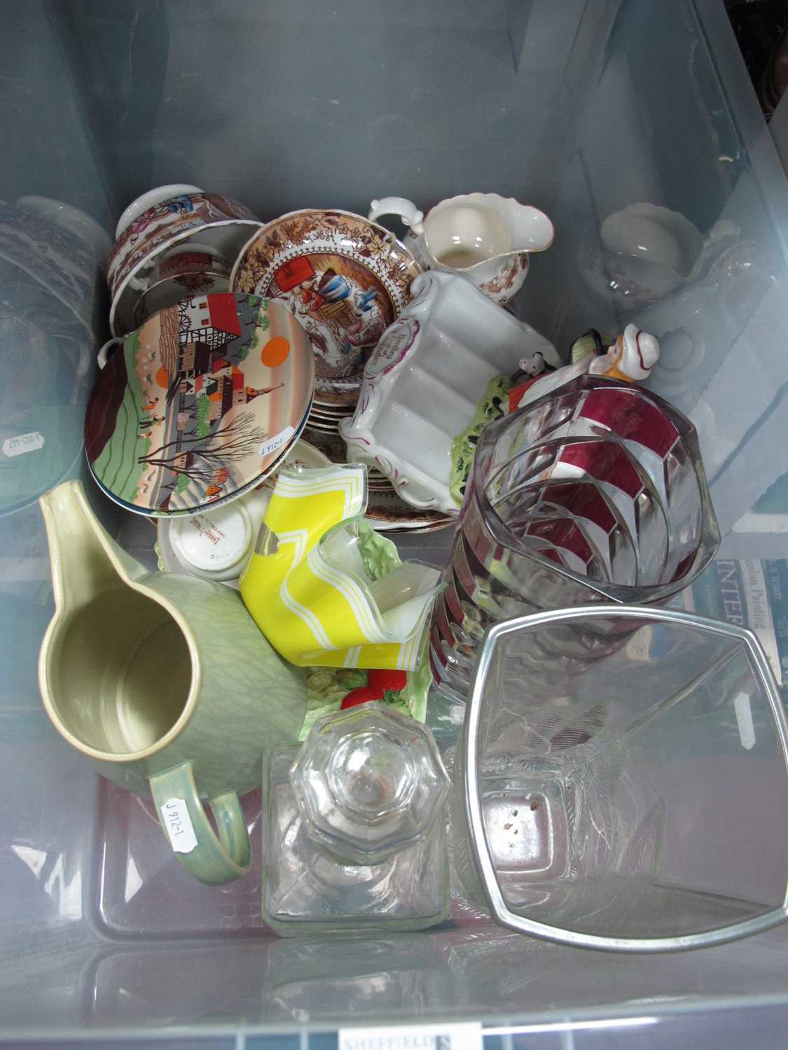 Lot 1075 - Ceramics and glassware, including Chinoiserie...