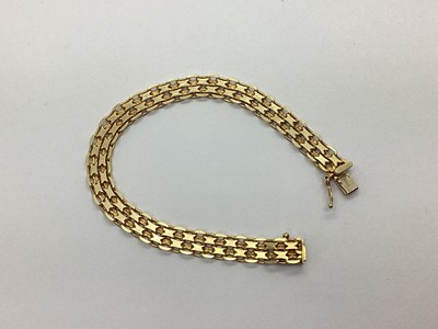 Lot 113 - A Stylish Brick Link Bracelet, 19cm long, to...