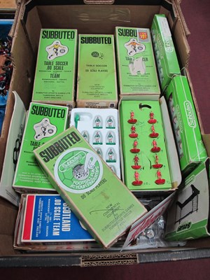 Lot 1067 - Subbuteo - approximately four teams including...