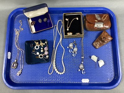 Lot 202 - A Small Collection of Vintage and Later...