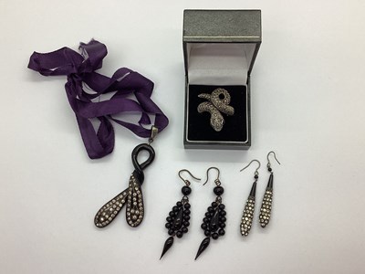 Lot 180 - A Small Collection of Antique Style Jewellery,...