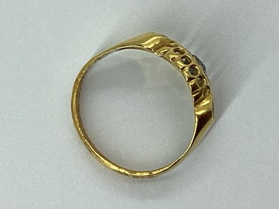 Lot 80 - A Decorative Antique Cluster Ring, the oval...
