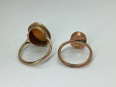 Lot 83 - A 9ct Gold Shell Carved Cameo Ring, the oval...