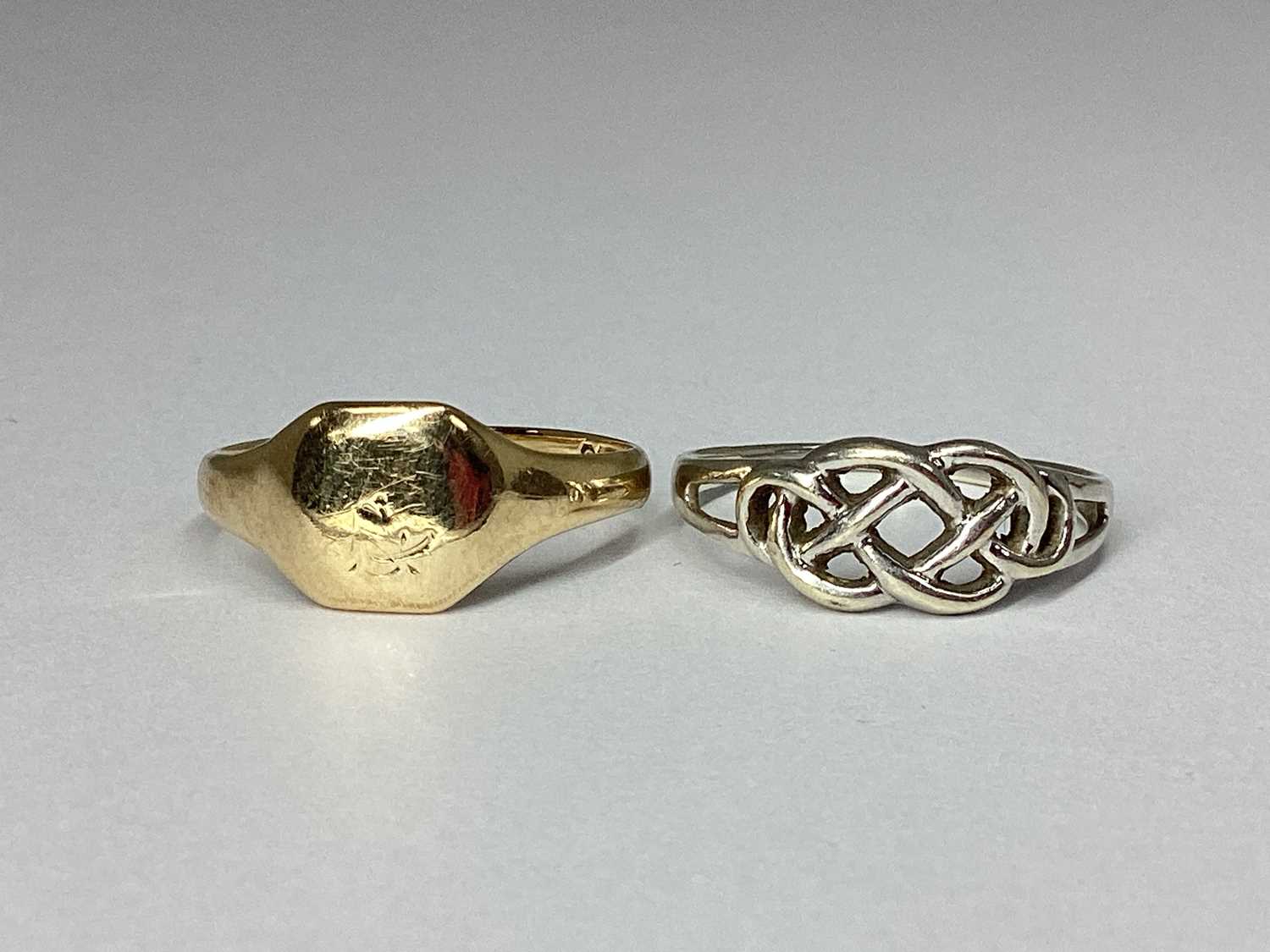 Lot 84 - A 9ct Gold Signet Ring, the cushion shape...